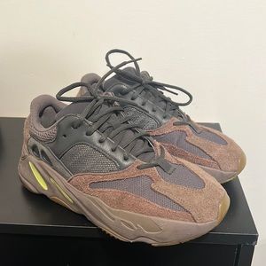 Yeezy Boost 700 Mauve